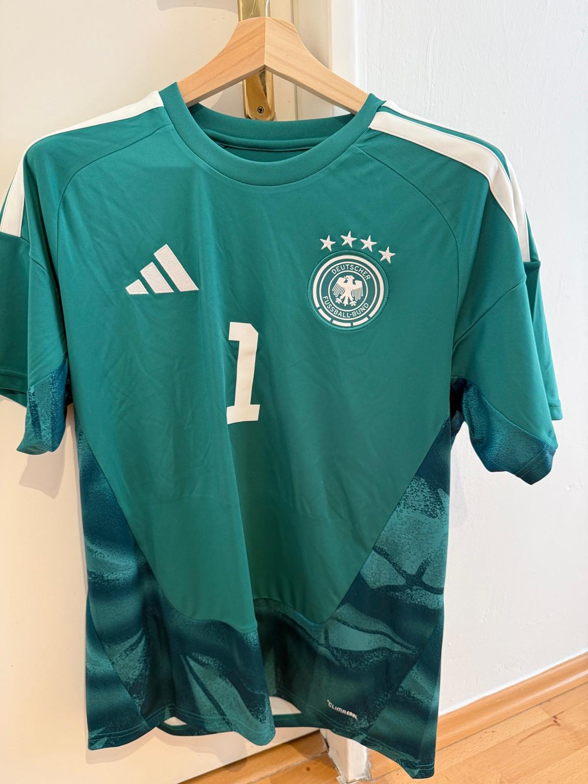 Signed Germany jersey Manuel Neuer